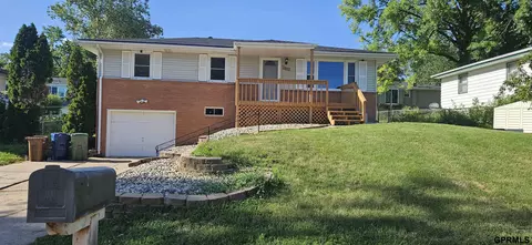 2812 Irene St, Bellevue, NE 68147