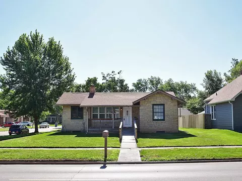 1460 N Clarkson St, Fremont, NE 68025