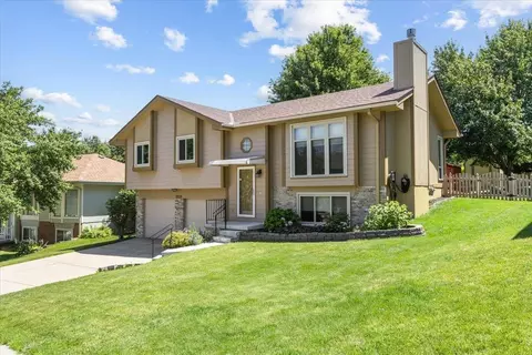 12219 Bedford Ave, Omaha, NE 68164