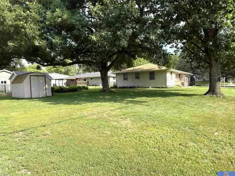 617 N 18th St, Beatrice, NE 68310 photo 6