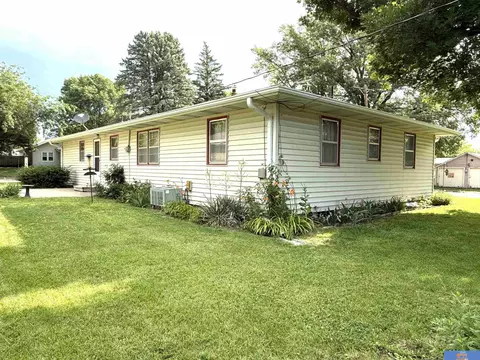 617 N 18th St, Beatrice, NE 68310 photo 7