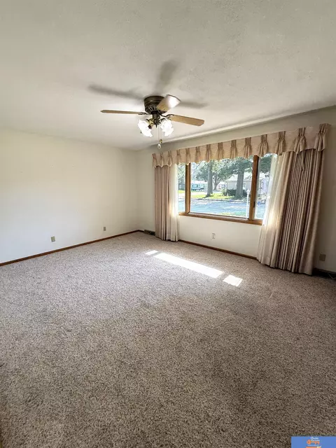 617 N 18th St, Beatrice, NE 68310 photo 10