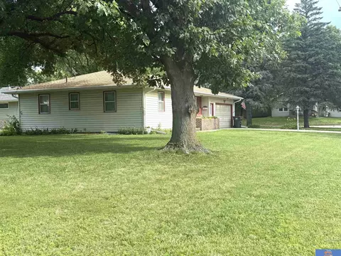 617 N 18th St, Beatrice, NE 68310 photo 5