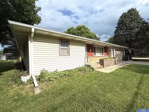 617 N 18th St, Beatrice, NE 68310 photo 4