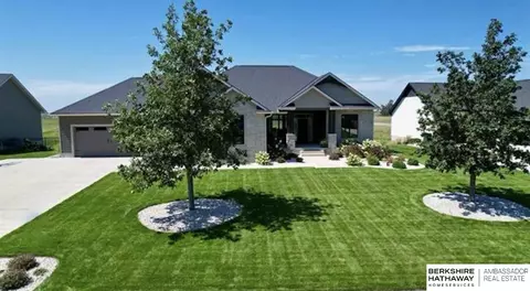 6752 56th Avenue Pl, Columbus, NE 68601