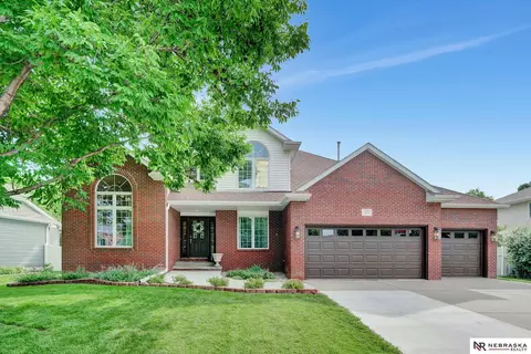 5820 S 88th St, Lincoln, NE 68526