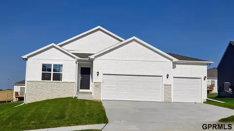 17061 Craig St, Bennington, NE 68007