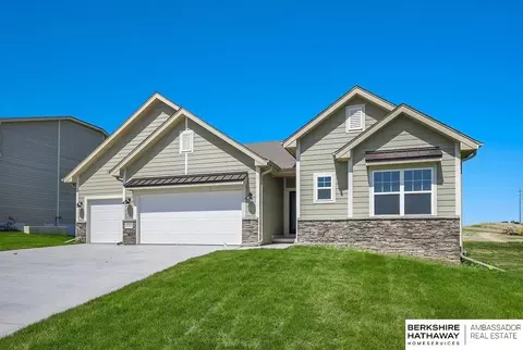 10210 S 110th Ave, Papillion, NE 68046
