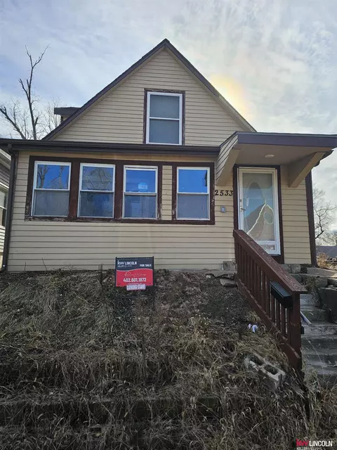 2533 Binney St, Omaha, NE 68111