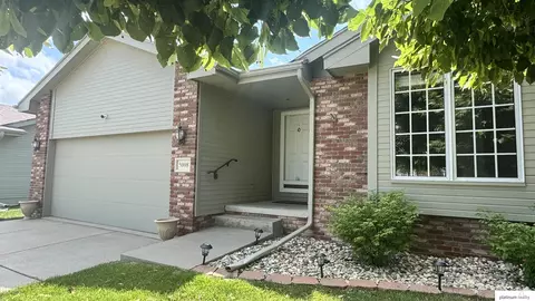 5008 N 134 St, Omaha, NE 68164