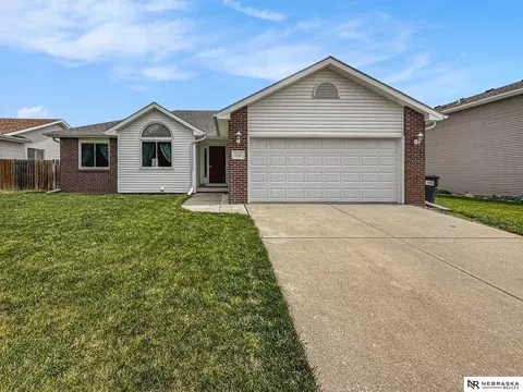 1828 SW 33 St, Lincoln, NE 68522