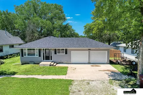 515 S 5th St, Eagle, NE 68347