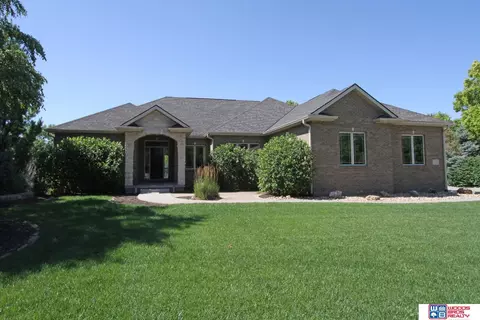 2533 Southview Cir, Lincoln, NE 68512