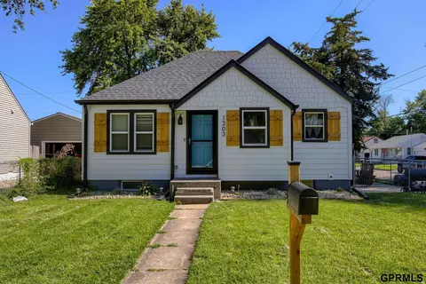 1303 E 4th St, Fremont, NE 68025