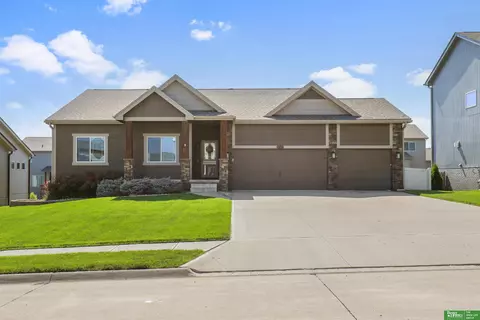 14806 S 23rd St, Bellevue, NE 68123