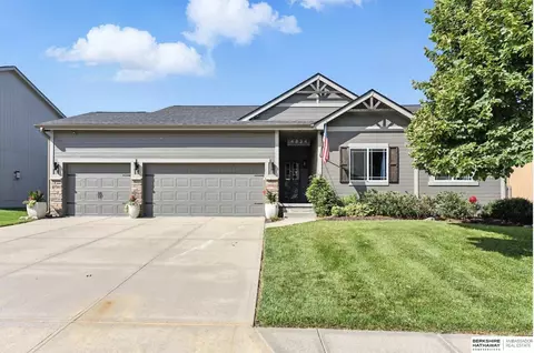 4834 N 161 St, Omaha, NE 68116