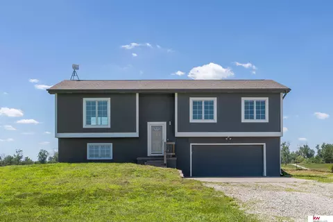 60050 Karns Rd, Pacific Junction, IA 51561