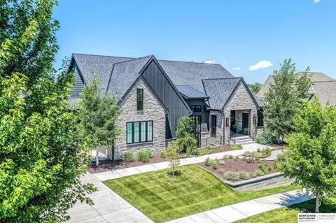 2268 S 218th Ave, Elkhorn, NE 68022