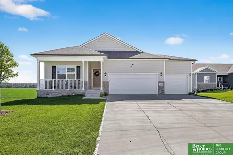 8523 S 63 St, Papillion, NE 68157