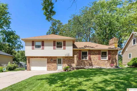 5324 S 106 St, Omaha, NE 68127