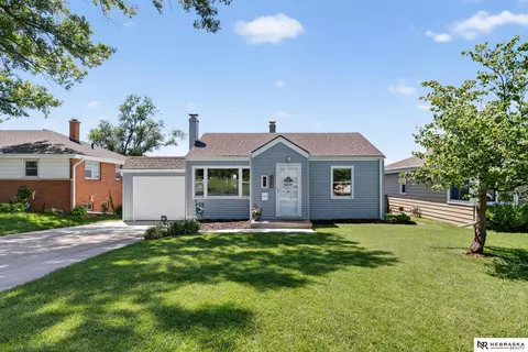 2438 S 43rd St, Omaha, NE 68105