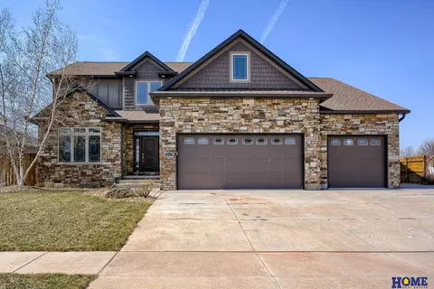 9831 N 151st St, Waverly, NE 68462