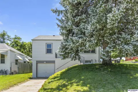 3263 Drexel St, Omaha, NE 68107