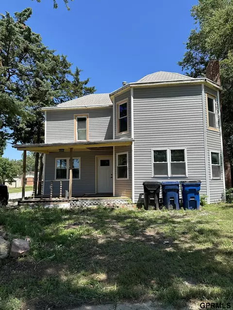 302 Maple St, Friend, NE 68359