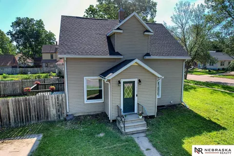 1102 Plum St, Lincoln, NE 68502