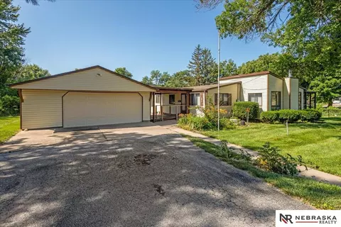 18905 Lafayette St, Washington, NE 68068