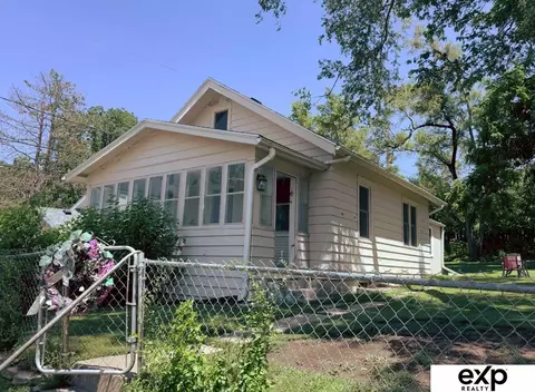 5315 S 57th St, Omaha, NE 68117