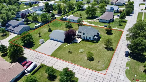555 Peach St, Hallam, NE 68368