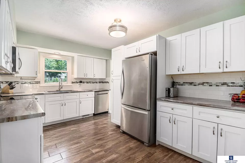 Kitchen - 3618 Greene Ave, Bellevue, NE 68147 photo 3 of 3