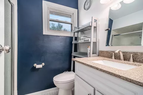 Bath - 3618 Greene Ave, Bellevue, NE 68147 photo 1 of 2