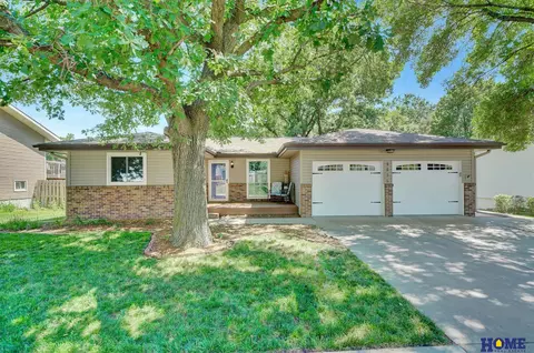 4235 Browning St, Lincoln, NE 68516