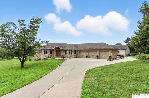 106 N How Ave, Murray, NE 68409