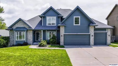 219 Allison Ave, Papillion, NE 68133