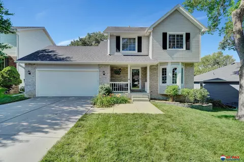 5230 Happy Hollow Ln, Lincoln, NE 68516
