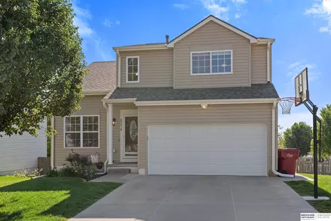 8214 N 153rd Ave, Bennington, NE 68007