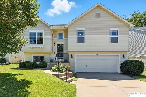 19617 W St, Omaha, NE 68135