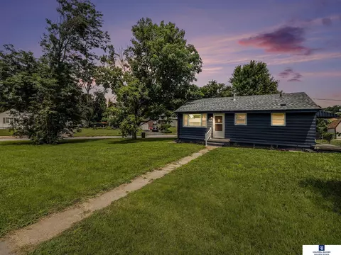 4238 Polk St, Omaha, NE 68107