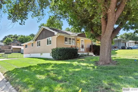 2531 N 70th St, Omaha, NE 68104