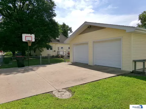 Exterior - 823 N 10th St, Beatrice, NE 68310 photo 19 of 25