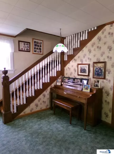Entry Way - 823 N 10th St, Beatrice, NE 68310 photo 2 of 2