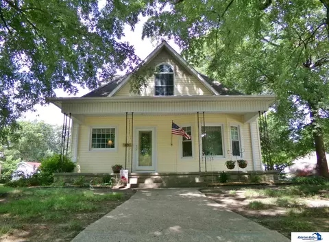 823 N 10th St, Beatrice, NE 68310