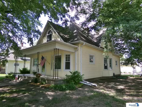 Exterior - 823 N 10th St, Beatrice, NE 68310 photo 6 of 25