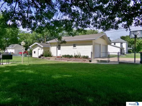 Exterior - 823 N 10th St, Beatrice, NE 68310 photo 18 of 25