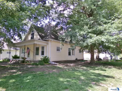 Exterior - 823 N 10th St, Beatrice, NE 68310 photo 24 of 25