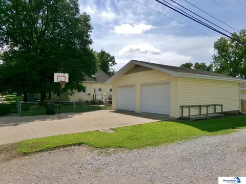 Exterior - 823 N 10th St, Beatrice, NE 68310 photo 20 of 25