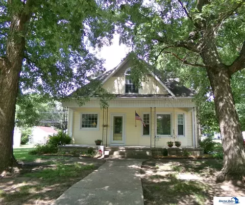 Exterior - 823 N 10th St, Beatrice, NE 68310 photo 23 of 25